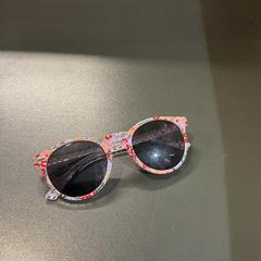 Lunette de soleil lunettes enfant, zoals gemeld door MEININGER Hotel Bordeaux Gare Saint-Jean met iLost