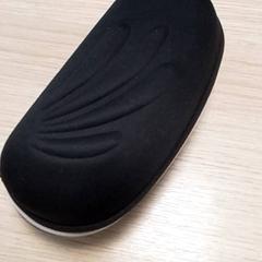 Estuche para gafas con gafas, ha sido reportado por Qbuzz Fryslân con iLost