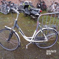 자전거 Gazelle, damesfiets, wit en grijs, iLost를 사용하여 Fietsdepot Leopoldsburg에 보고됨