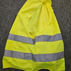 Biztonsági mellény, amint azt Ramada by Wyndham Amsterdam Airport Schiphol az iLost segítségével jelentette.