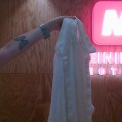 Shirt white size xl  linen, as reported by MEININGER Hotel Innsbruck Zentrum using iLost