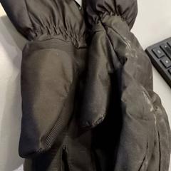 Eskularruak handsv, gisa salatu by Qbuzz GD Groningen HS iLost erabiliz