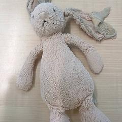 صفعة محبوبة Lapin، كما تم الإبلاغ عنه بواسطة IKEA Brest Guipavas عبر iLost