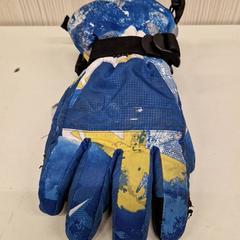 Gloves, as reported by Transdev Gooi en Vechtstreek using iLost
