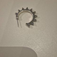 Boucle d'oreille Zilver, a été signalé par Pathé de Kuip utilisant iLost