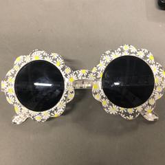 Haurrentzako eguzkitako betaurrekoak, gisa salatu by IKEA Haarlem iLost erabiliz