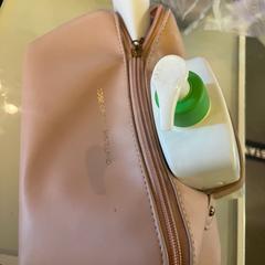 Purse pink purse / make up bag, segons ha informat Room Mate Bruno mitjançant iLost