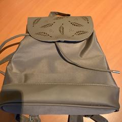 İLost kullanarak Gemeente Amsterdam - Bureau Gevonden Voorwerpen tarafından bildirildiği gibi Sırt çantası