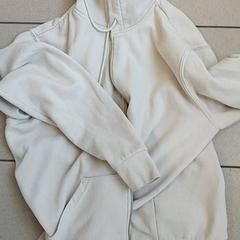 Oblečení, jak nahlášeno Centraal magazijn pomocí iLost