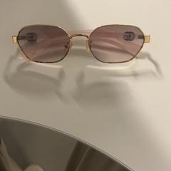 Shades, amint azt Silver Sands Beach az iLost segítségével jelentette.