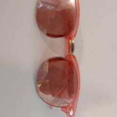 Des lunettes de soleil, a été signalé par Regio West-Vlaanderen utilisant iLost