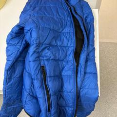 Chaqueta, segundo informou IKEA Praha – Černý Most usando iLost