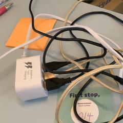 Oplader White, zoals gemeld door MEININGER Hotel München City Center met iLost