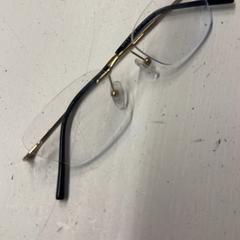 Glasögon, rapporterat av GVB med iLost