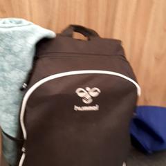 Motxilla, segons ha informat Rotterdam The Hague Airport mitjançant iLost