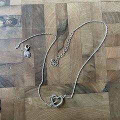 Ketting met hart がiLostに報告されました