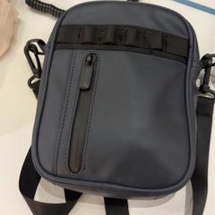 Bolsa, ha sido reportado por Pathé de Kuip con iLost