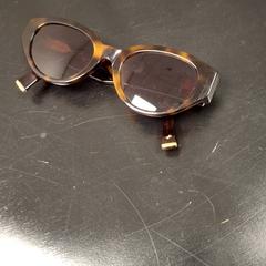 Sluneční brýle, jak nahlášeno IKEA Paris - Italie Deux pomocí iLost