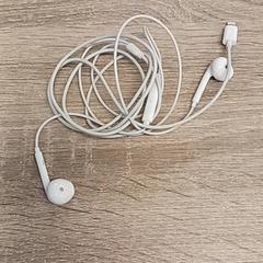 Earphone, as reported by EBS Spijkenisse using iLost