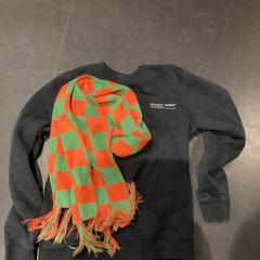 Schal Sjaal en trui, gemeldet von Poppodium 013 über iLost