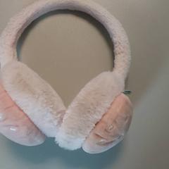 Oblečenie - Oorwarmers, ako bolo nahlásené Regio Limburg - Leuven pomocou iLost