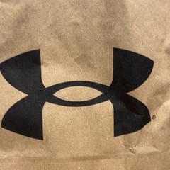Purchase under armour, iLost를 사용하여 Designer Outlet Roermond에 보고됨