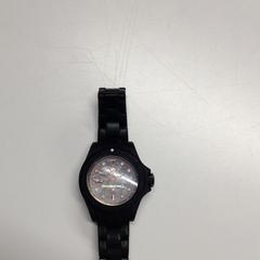 Armbandsur Zwart met rood, rapporterat av Gemeente Haarlem med iLost