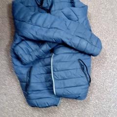 Veste, a été signalé par Centraal magazijn utilisant iLost