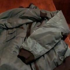 Chaqueta Groene jas, ha sido reportado por Café Leentje con iLost