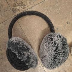 Oorverwarmer, come riportato da Centraal magazijn utilizzando iLost