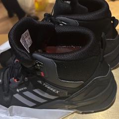 Zapatos, ha sido reportado por Van der Valk Hotel Veenendaal con iLost