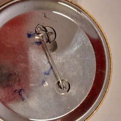 Pins JAUNE, segons ha informat TCL mitjançant iLost