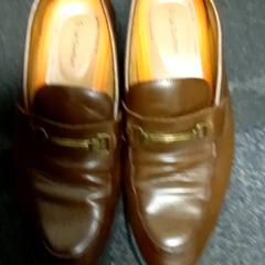 Topánka Braun, ako bolo nahlásené Mövenpick Hotel Amsterdam City Centre pomocou iLost