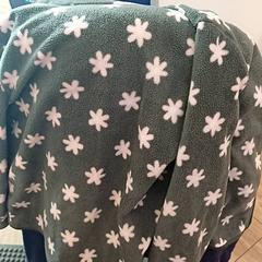 セーター A fleurs がiLostで IKEA Nantes によって報告されました