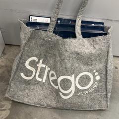 Bolsa Grijs, ha sido reportado por IKEA Eindhoven con iLost