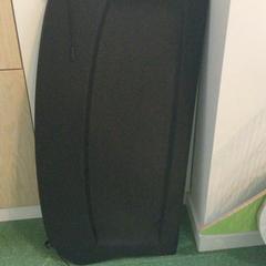 Bőrönd hoedeplank, amint azt IKEA Wilrijk az iLost segítségével jelentette.