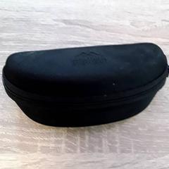 نظارات شمسية، كما تم الإبلاغ عنه بواسطة EBS Tramplein عبر iLost