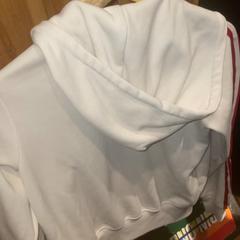 İLost kullanarak Club Nyx/Exit Café tarafından bildirildiği gibi Yelek white