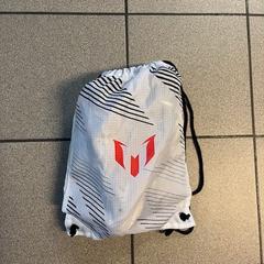 حقائب حمل وحقائب اليد، كما تم الإبلاغ عنه بواسطة Regio Oost-Vlaanderen عبر iLost