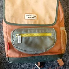 Sac à dos, a été signalé par Connexxion Amstelland-Meerlanden Schiphol Zuid utilisant iLost