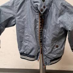 Chaqueta Lichtblauw 2-3 jaar, segundo informou IKEA Amersfoort usando iLost