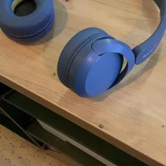 Hodetelefoner Blue, som rapportert av MEININGER Hotel Köln West ved bruk av iLost