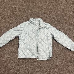 Veste blauw, a été signalé par DoubleTree by Hilton Rotterdam Centre utilisant iLost