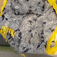 Šál echarpe motif, ako bolo nahlásené IKEA Toulouse pomocou iLost