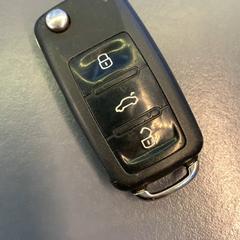 Llave de coche, ha sido reportado por Eindhoven Airport con iLost