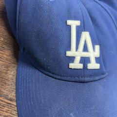 Casquette de baseball Blauw, a été signalé par Pathé Breda utilisant iLost