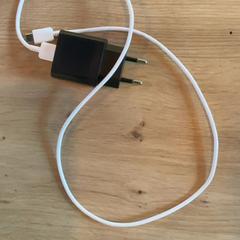 Adaptador, como reportado por MEININGER Hotel Köln West utilizando o iLost