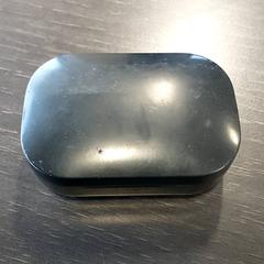 Produtos electrónicos - Zwarte earbuds, segundo informou Regio Limburg - Leuven usando iLost