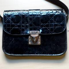 バッグ - handtas がiLostで Regio Antwerpen - Brussel によって報告されました