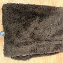 Echarpe echarpe noir, jak nahlášeno IKEA Liège pomocí iLost